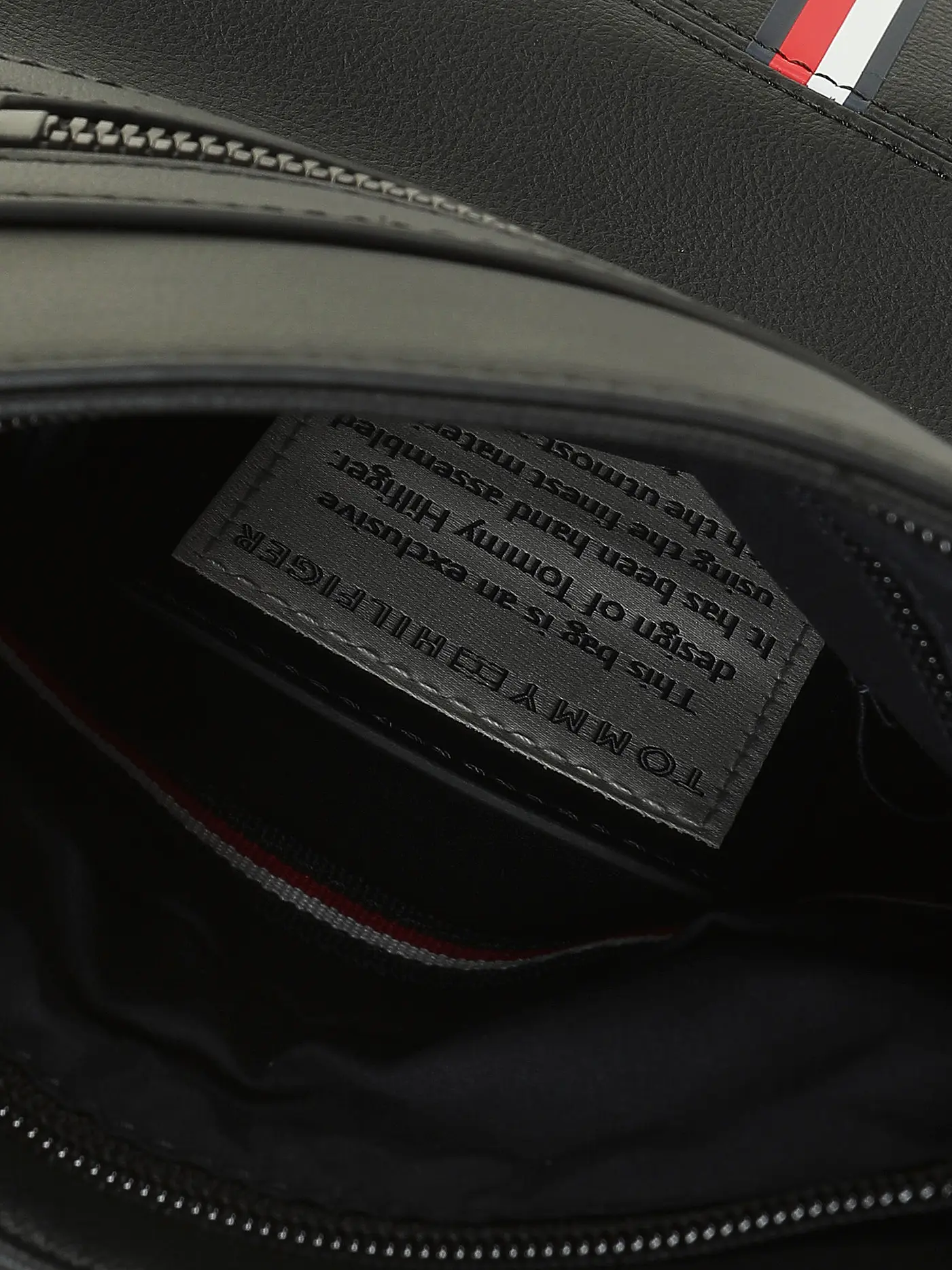 TOMMY HILFIGER | Tasche TH CORPORATE MINI CROSSOVER | schwarz