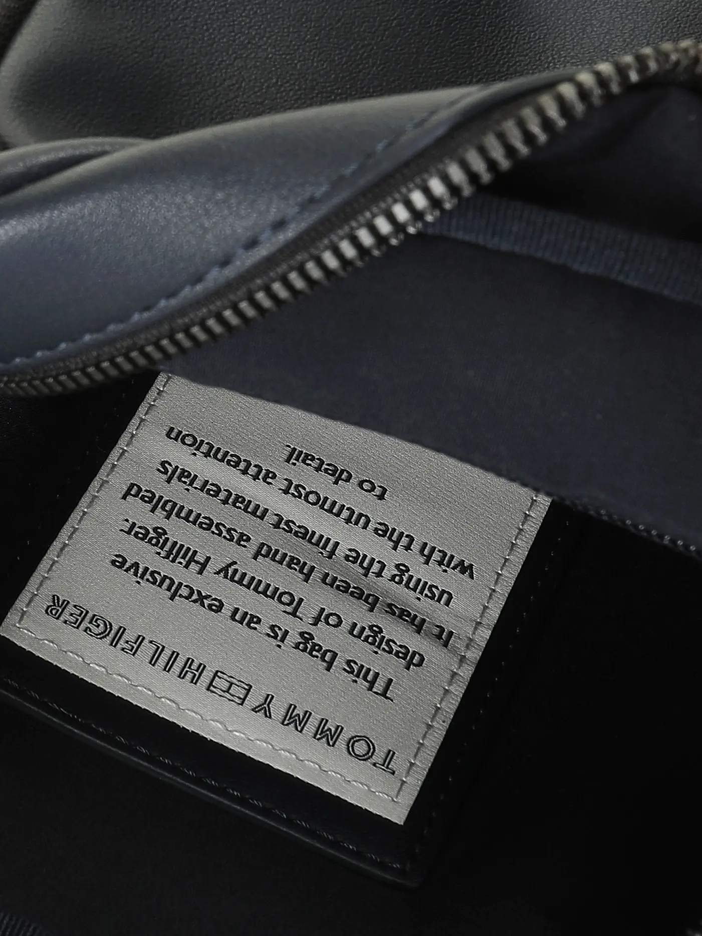TOMMY HILFIGER | Tasche TH ESSENTIAL MINI REPORTER | blau