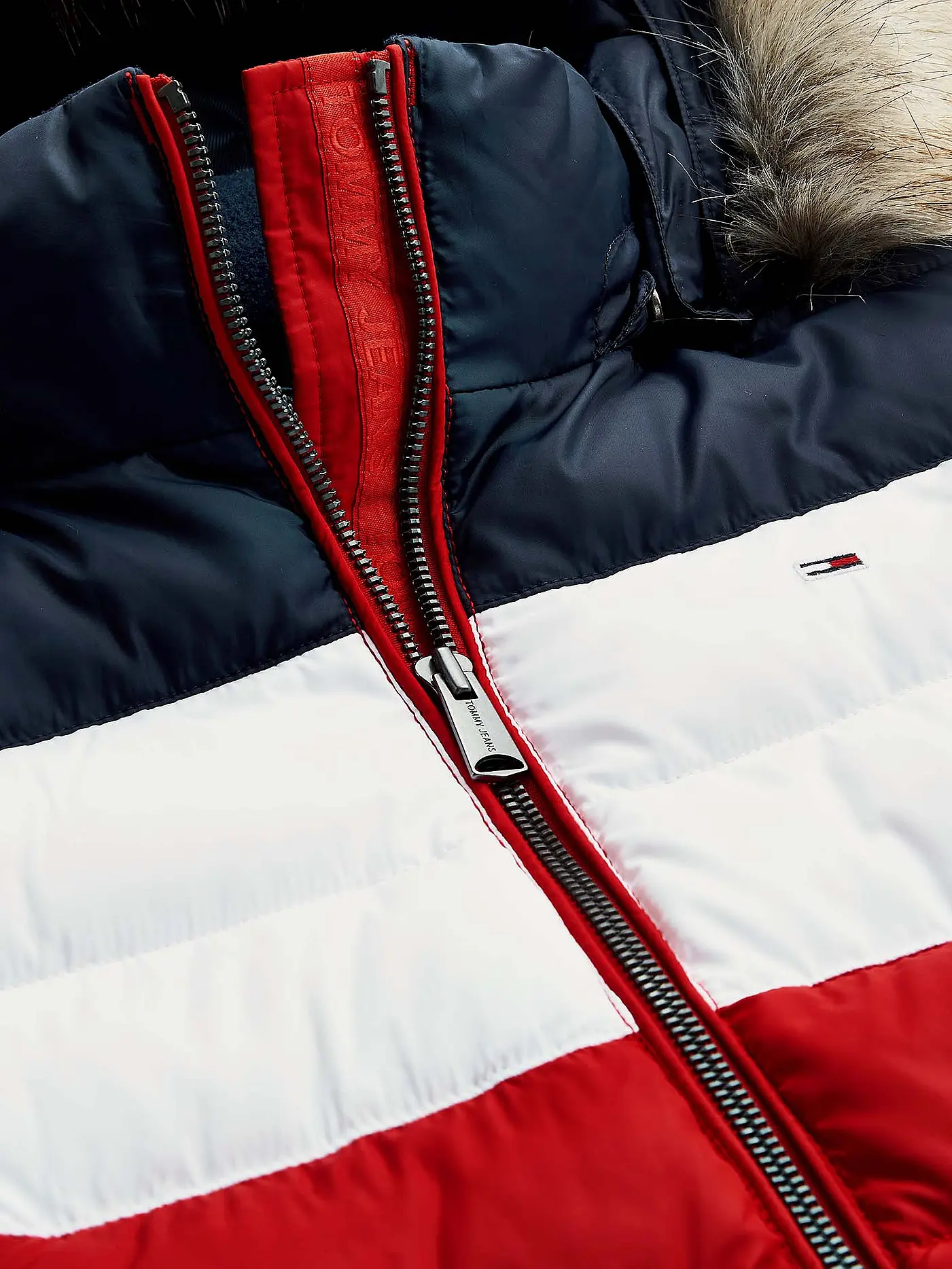 TOMMY JEANS | Daunenjacke Martina | rot
