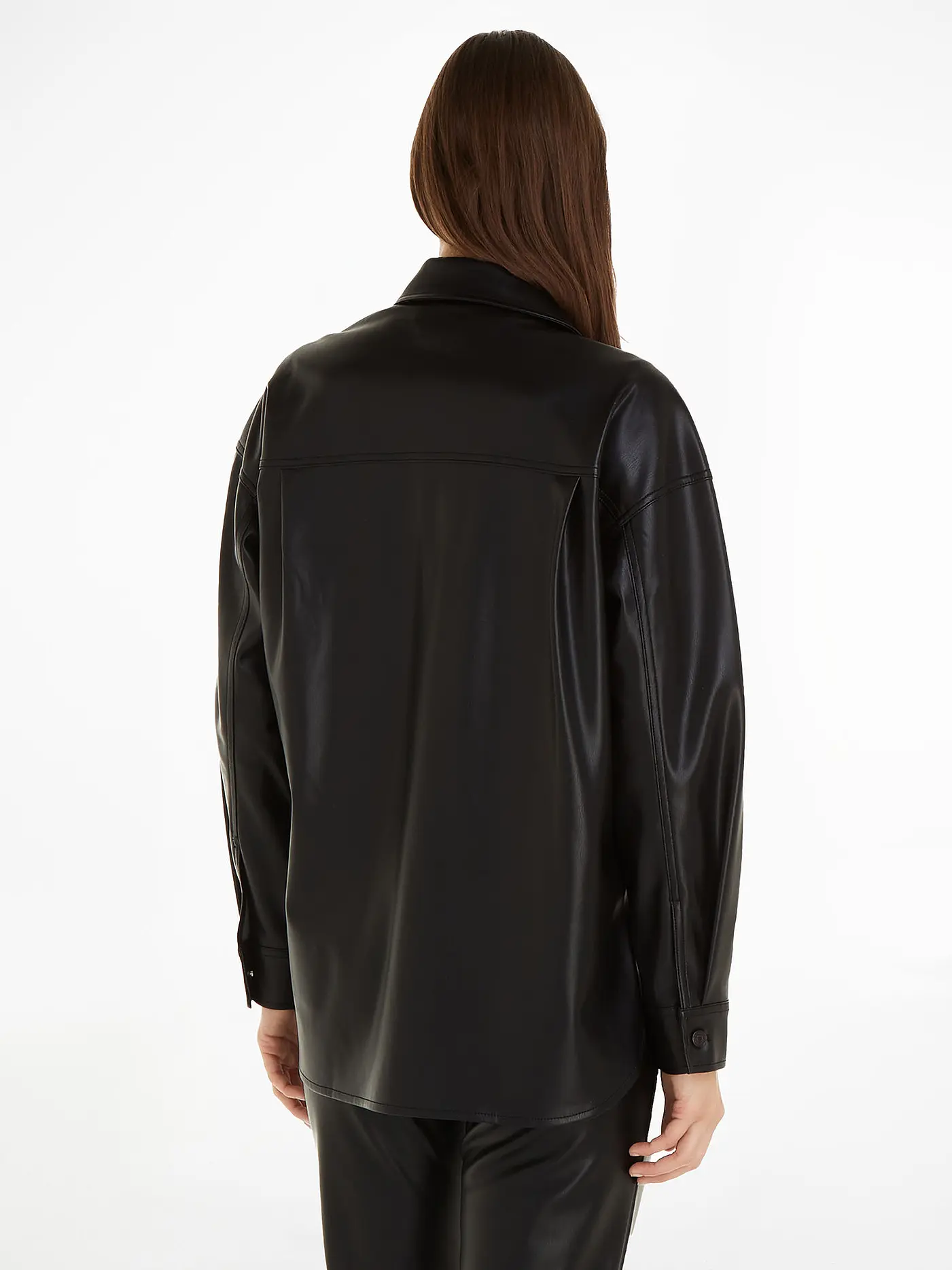 TOMMY JEANS | Overshirt in Lederoptik | schwarz