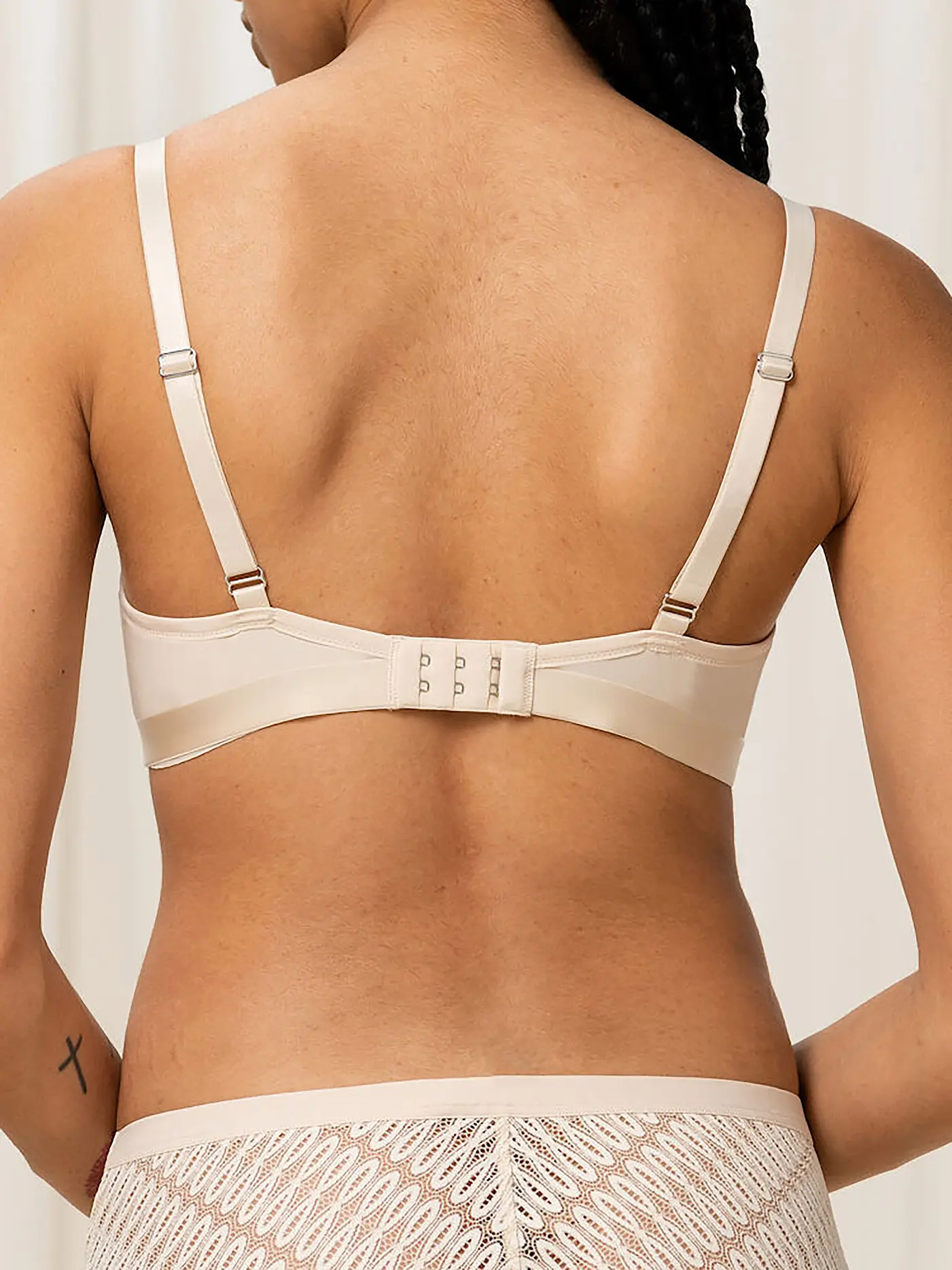 TRIUMPH | BH " Aura Spotlight " creamy dream | creme