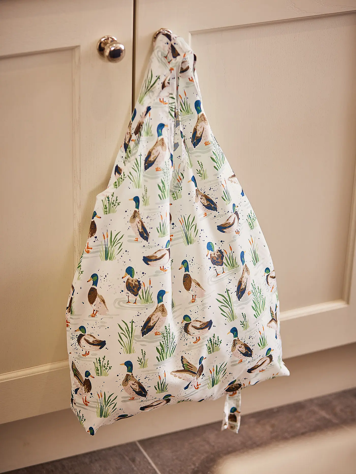 ULSTER WEAVERS | Tasche - Roll-up Bag Farmhouse Ducks | grau