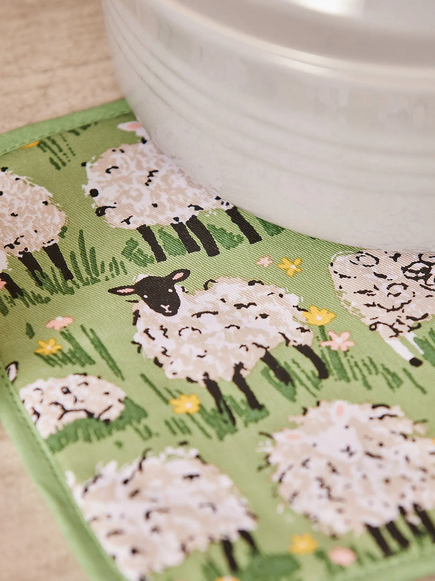 ULSTER WEAVERS | Topflappen Wooly Sheep | hellgrün