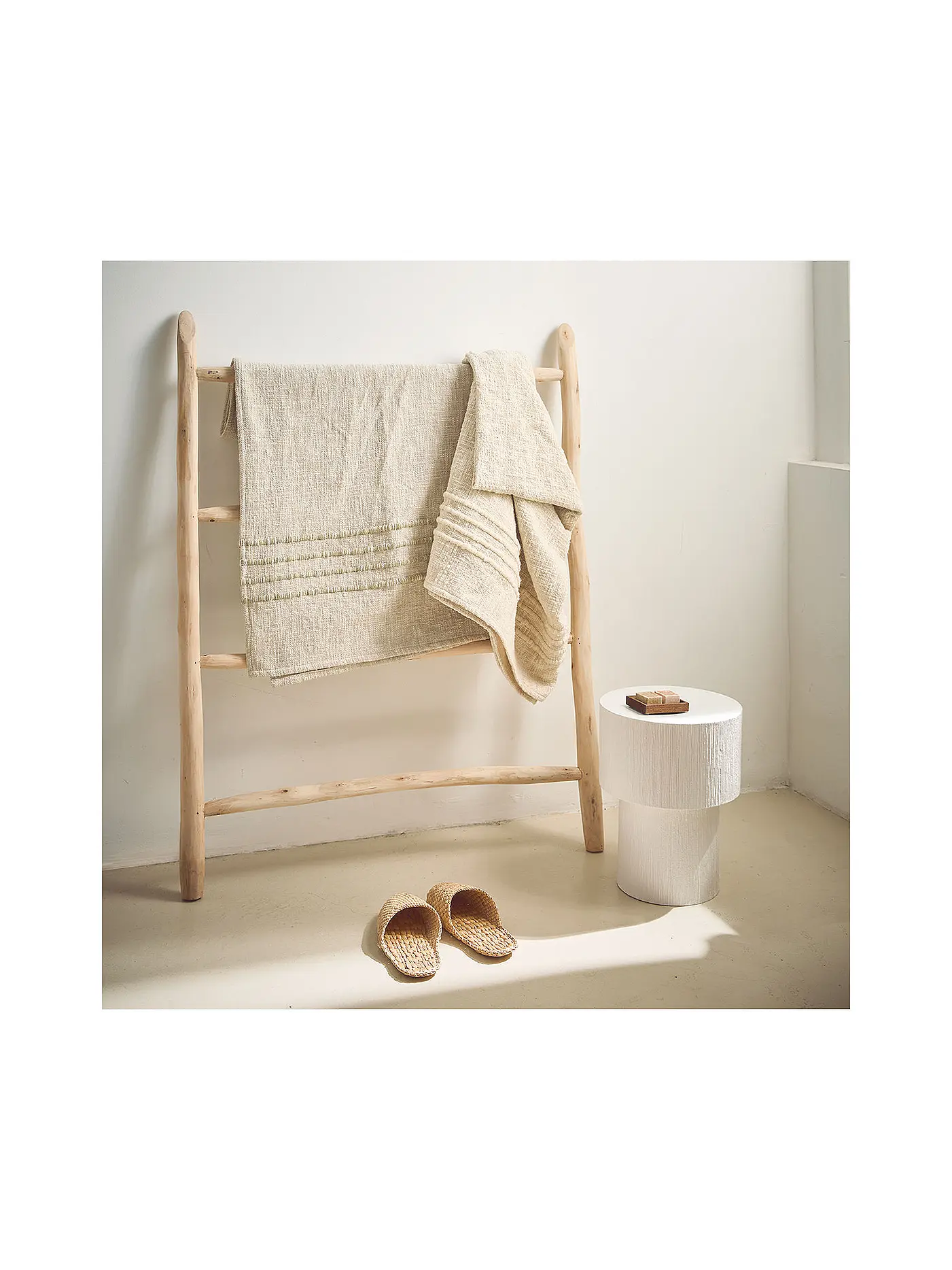URBAN NATURE CULTURE | Beistelltisch 28x37cm ALEZIO White | weiss